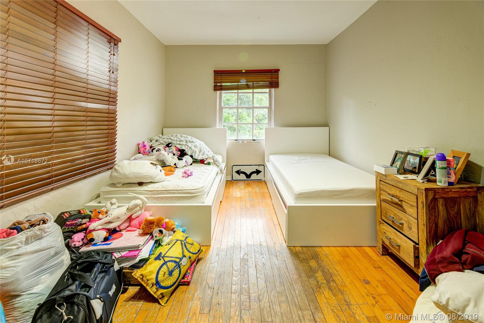 See details / 1901 sq. ft. $ 2019-08-05 0 Photo