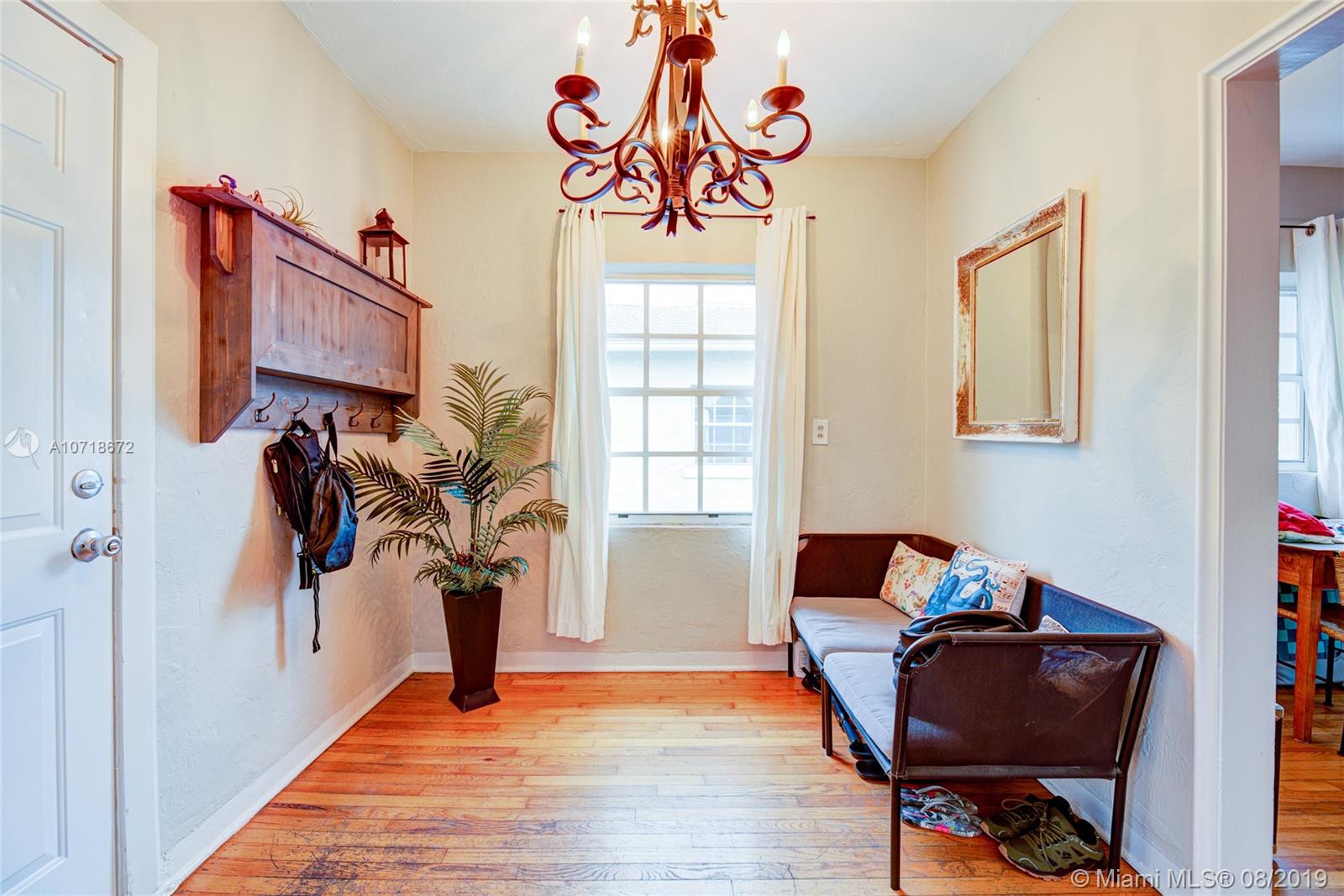 See details / 1901 sq. ft. $ 2019-08-05 0 Photo