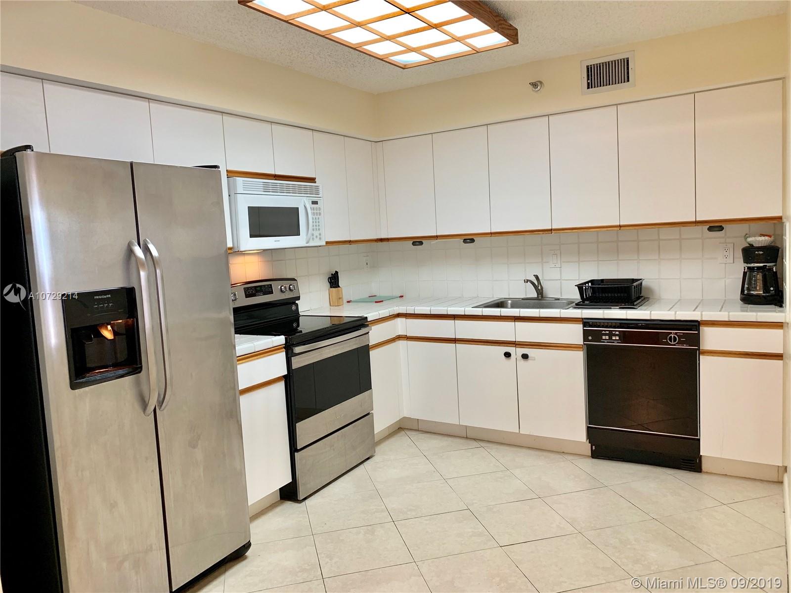 Photo of 3530 MYSTIC POINTE DR #2504, Aventura, Florida, 33180 - Exterior Front