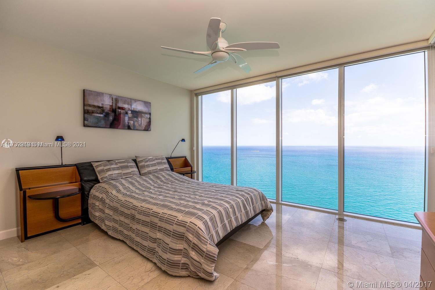See details 4402 3 / 3 2065 sq. ft. $ 2020-11-09 0 Photo