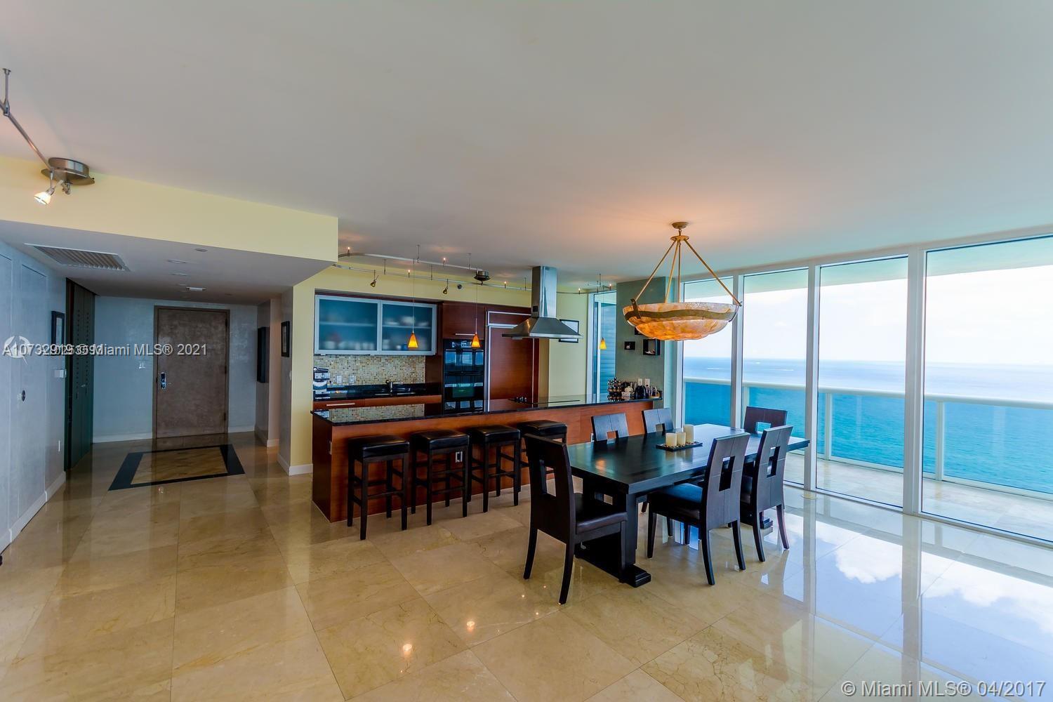 See details 4402 3 / 3 2065 sq. ft. $ 2020-11-09 0 Photo