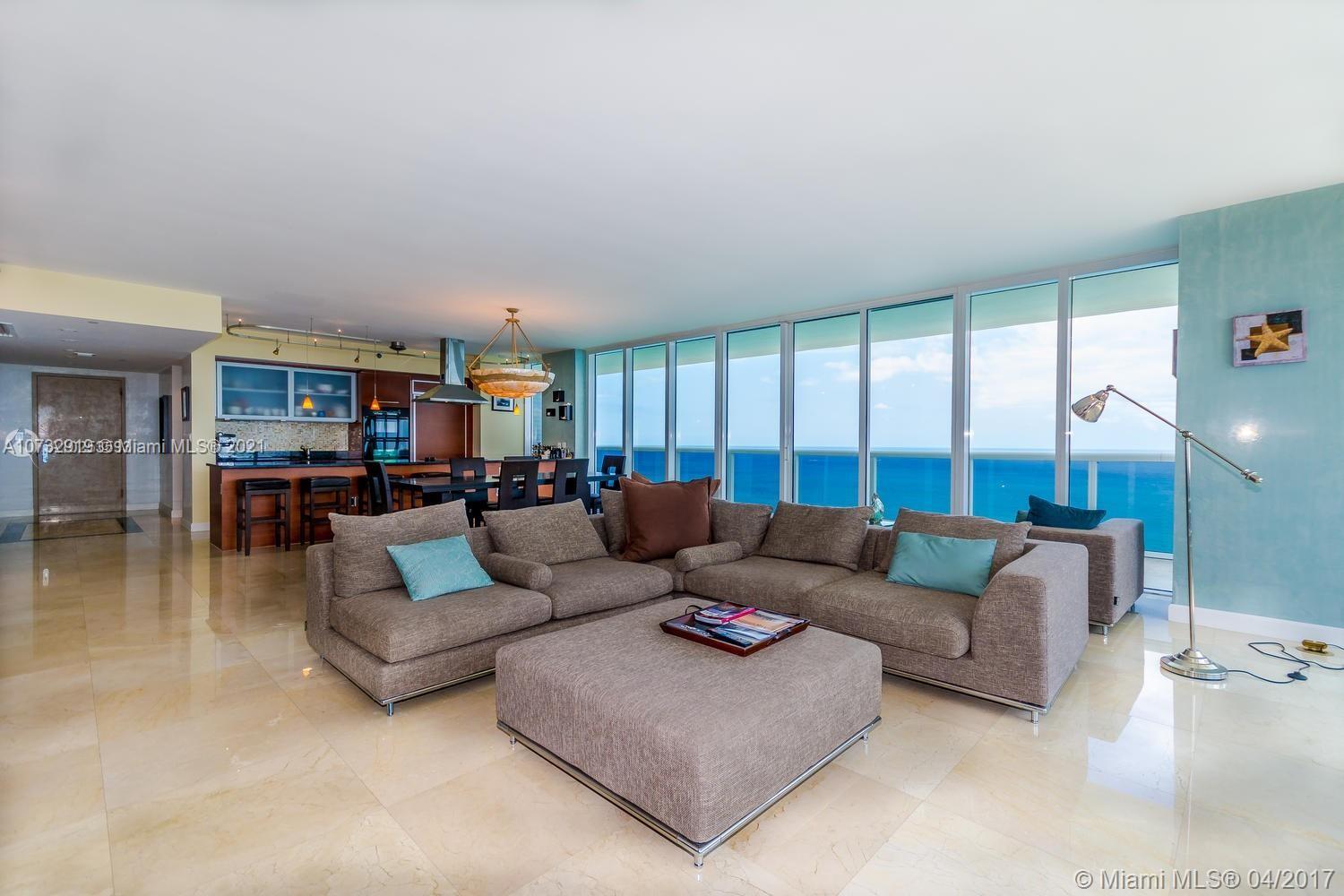 See details 4402 3 / 3 2065 sq. ft. $ 2020-11-09 0 Photo