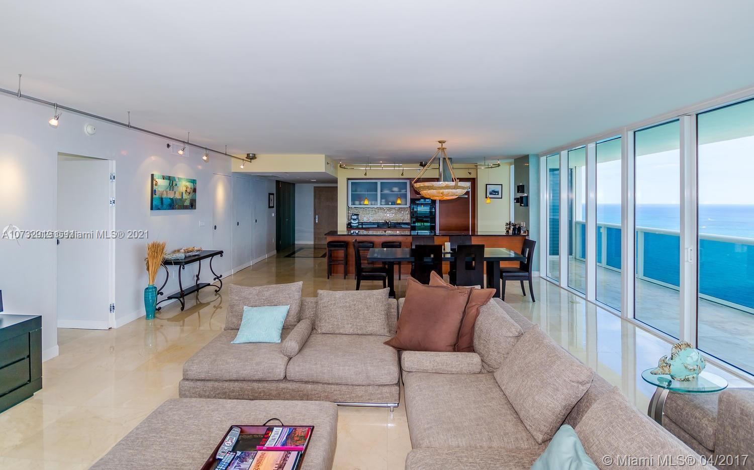 See details 4402 3 / 3 2065 sq. ft. $ 2020-11-09 0 Photo