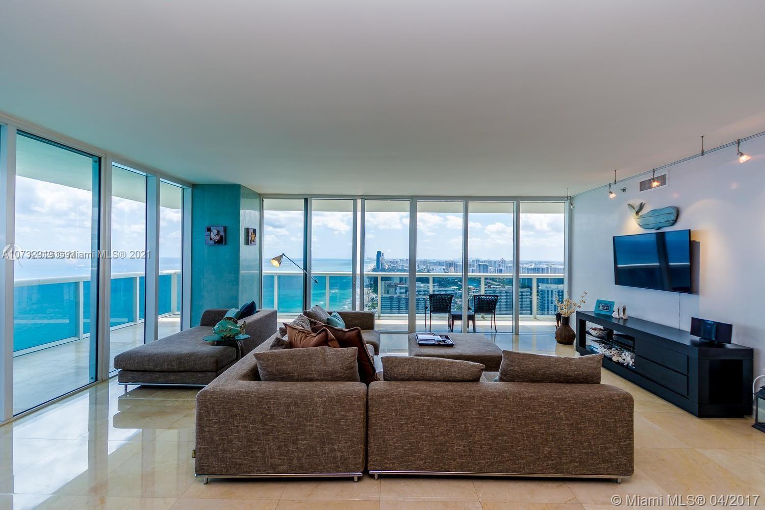 See details 4402 3 / 3 2065 sq. ft. $ 2020-11-09 0 Photo