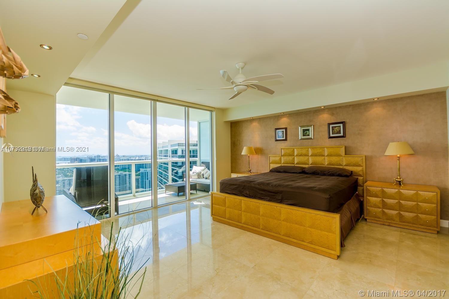 See details 4402 3 / 3 2065 sq. ft. $ 2020-11-09 0 Photo