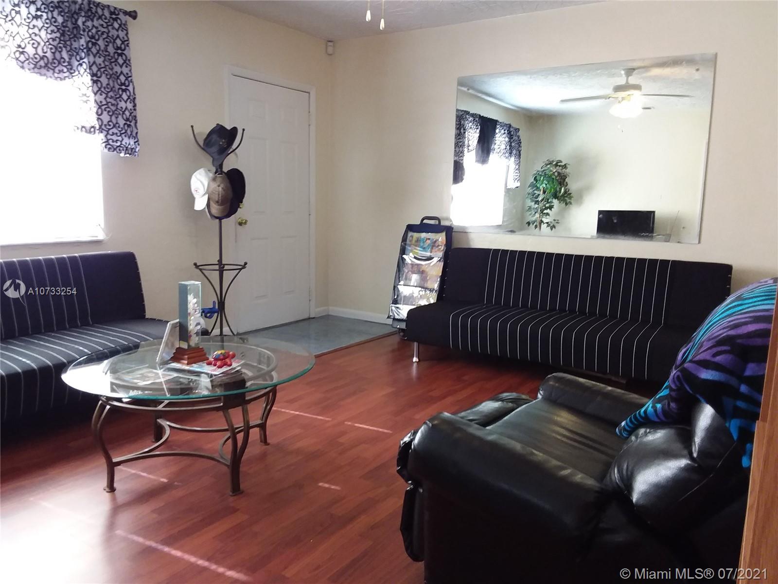 See details / 1736 sq. ft. $ 2019-09-03 0 Photo