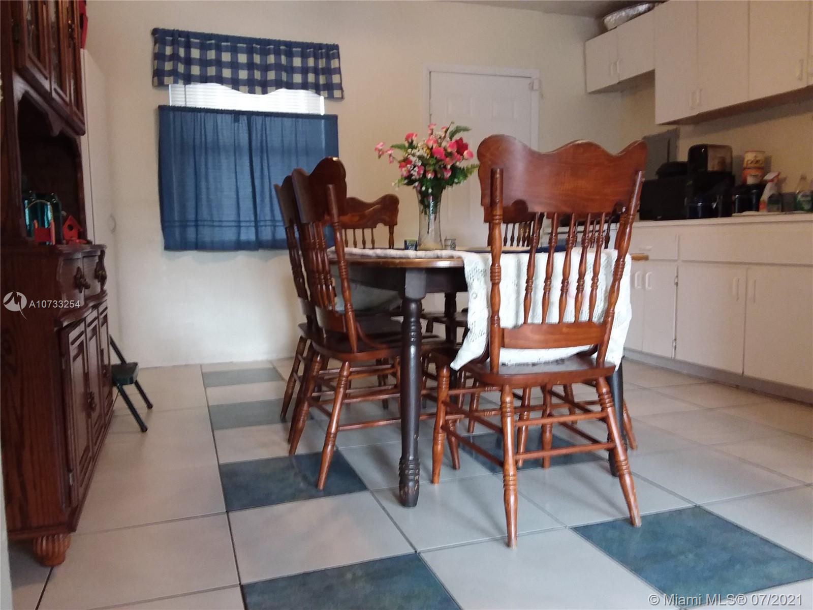 See details / 1736 sq. ft. $ 2019-09-03 0 Photo