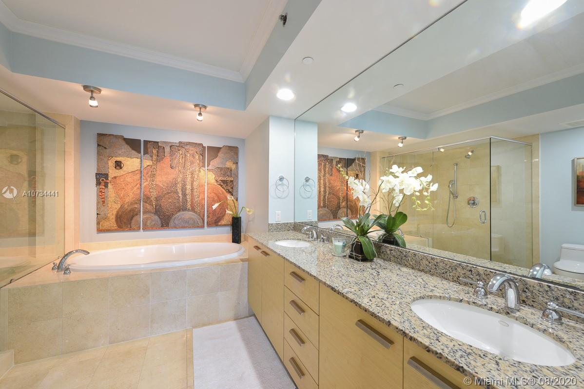 See details 3402 3 / 3 2065 sq. ft. $ 2020-08-04 0 Photo