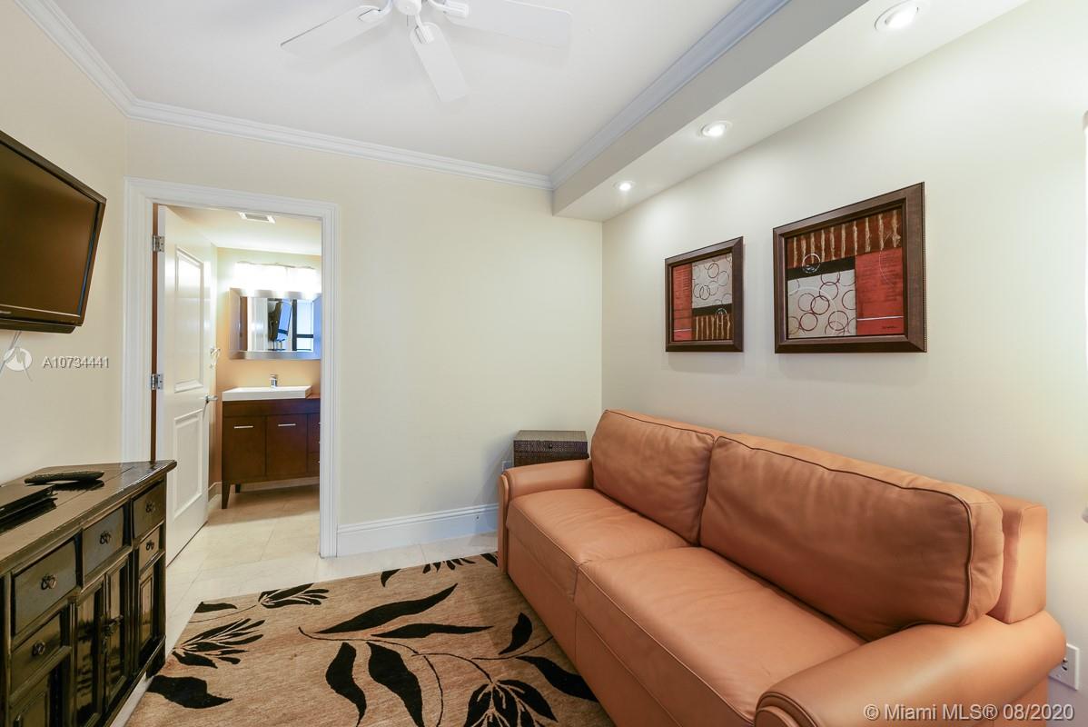 See details 3402 3 / 3 2065 sq. ft. $ 2020-08-04 0 Photo