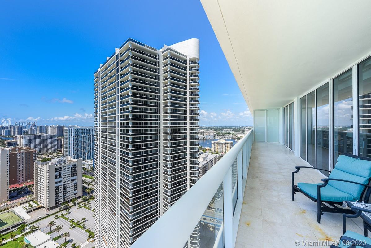 See details 3402 3 / 3 2065 sq. ft. $ 2020-08-04 0 Photo