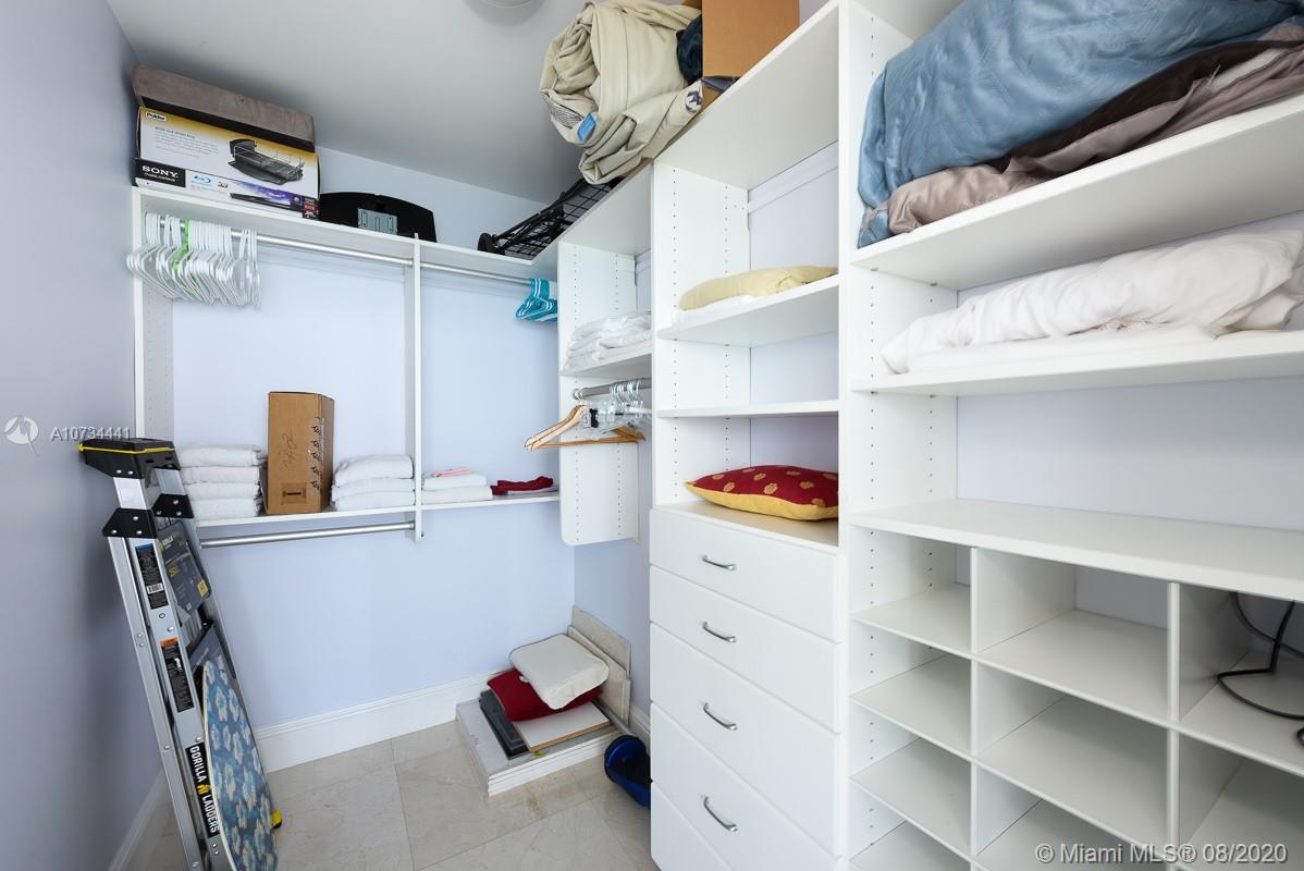 See details 3402 3 / 3 2065 sq. ft. $ 2020-08-04 0 Photo