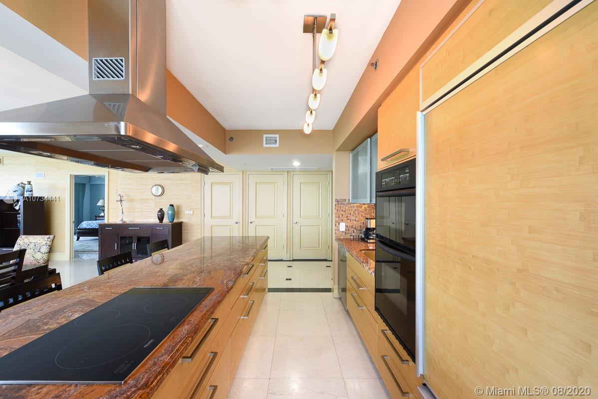 See details 3402 3 / 3 2065 sq. ft. $ 2020-08-04 0 Photo