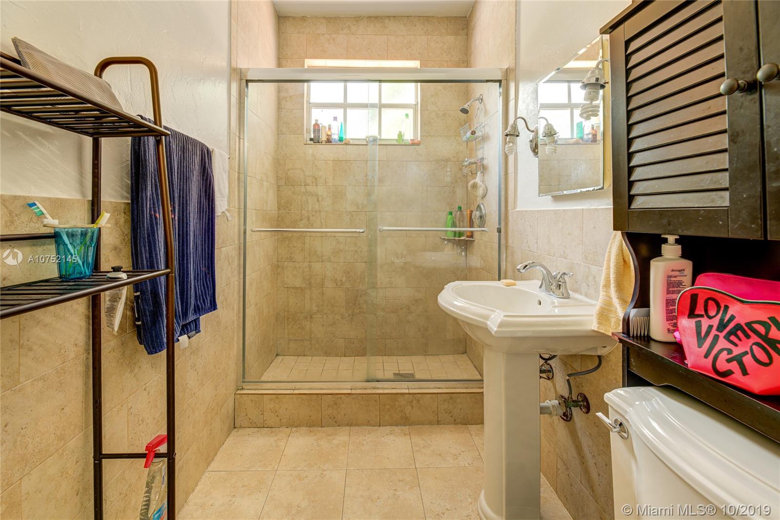 See details / sq. ft. $ 2019-10-07 0 Photo