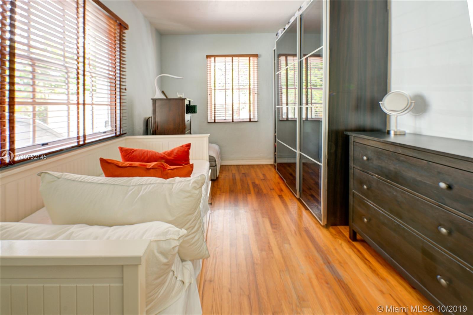 See details / sq. ft. $ 2019-10-07 0 Photo