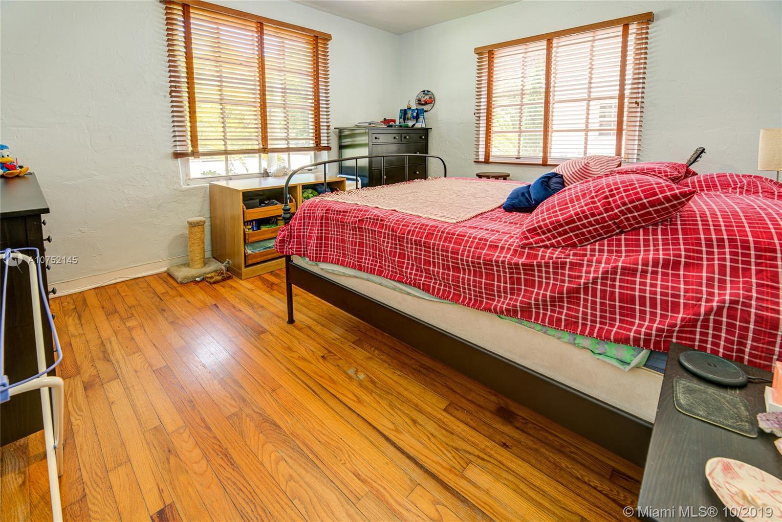 See details / sq. ft. $ 2019-10-07 0 Photo
