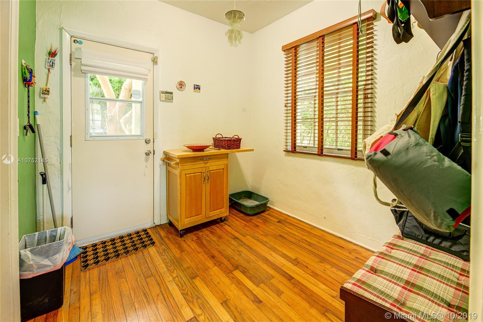 See details / sq. ft. $ 2019-10-07 0 Photo