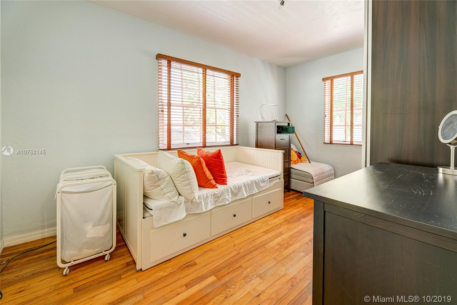 See details / sq. ft. $ 2019-10-07 0 Photo