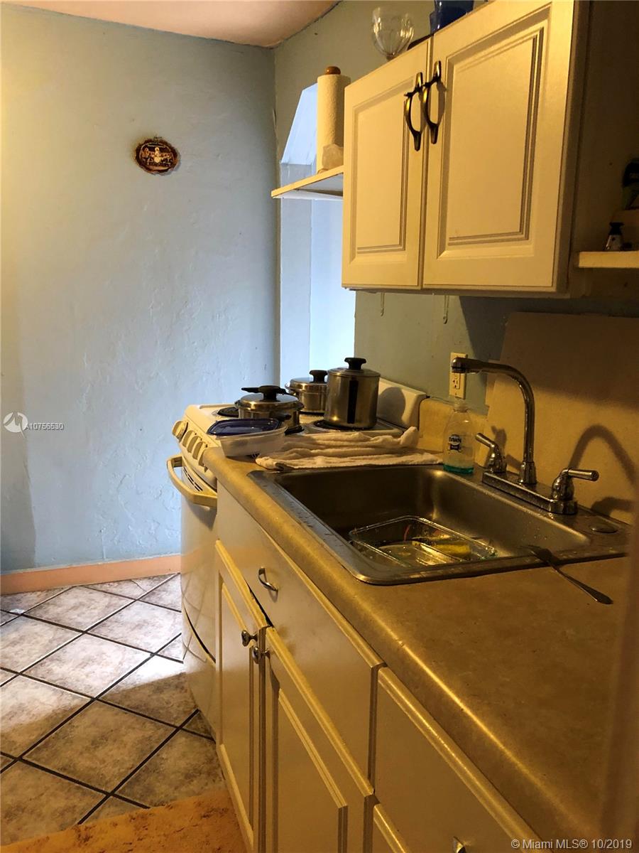 See details / 1712 sq. ft. $ 2019-10-28 0 Photo