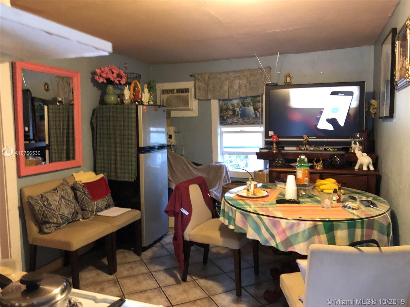 See details / 1712 sq. ft. $ 2019-10-28 0 Photo