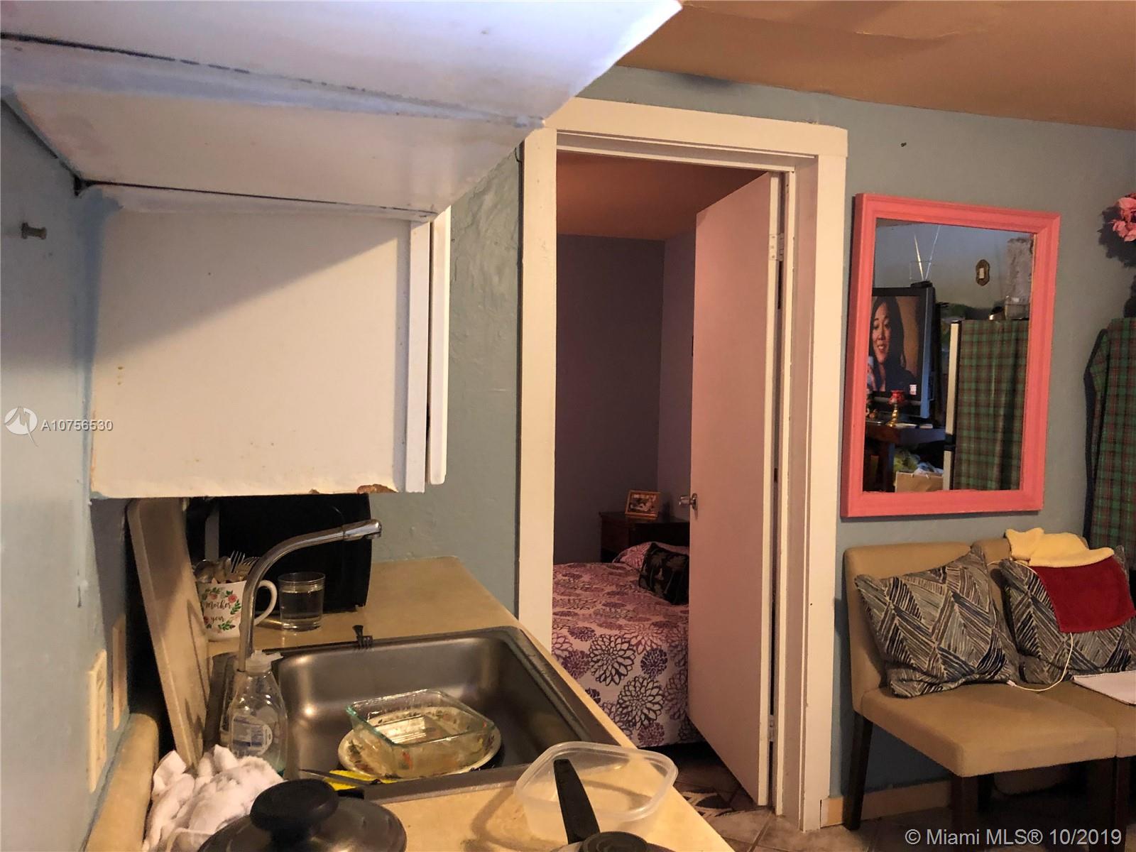 See details / 1712 sq. ft. $ 2019-10-28 0 Photo