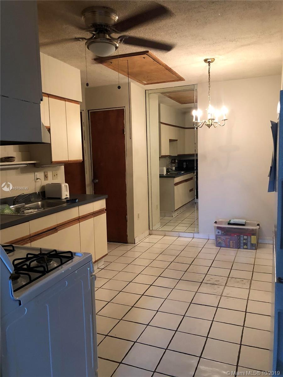 See details / 1712 sq. ft. $ 2019-10-28 0 Photo