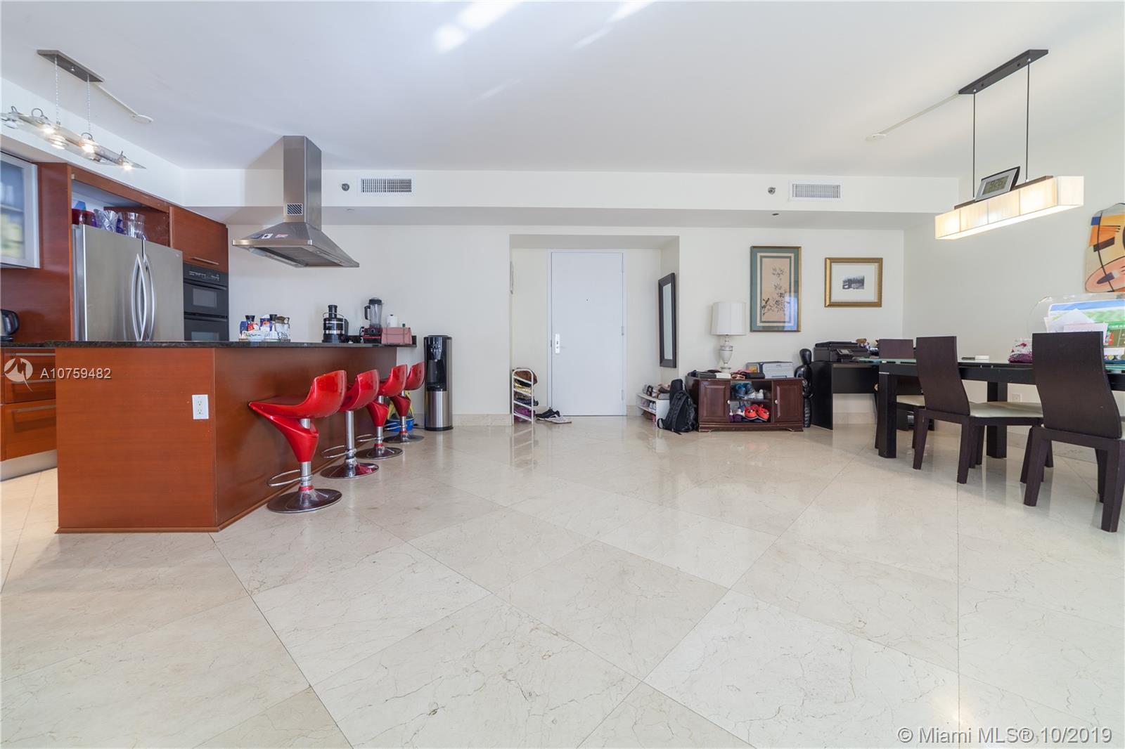 Ver detalles 3305 2 / 2 1782 sq. ft. $ 2021-05-03 0 foto
