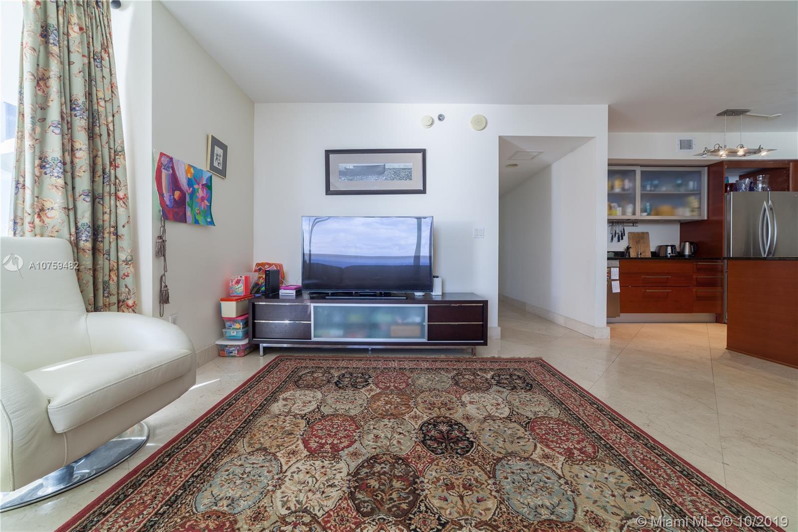 Ver detalles 3305 2 / 2 1782 sq. ft. $ 2021-05-03 0 foto