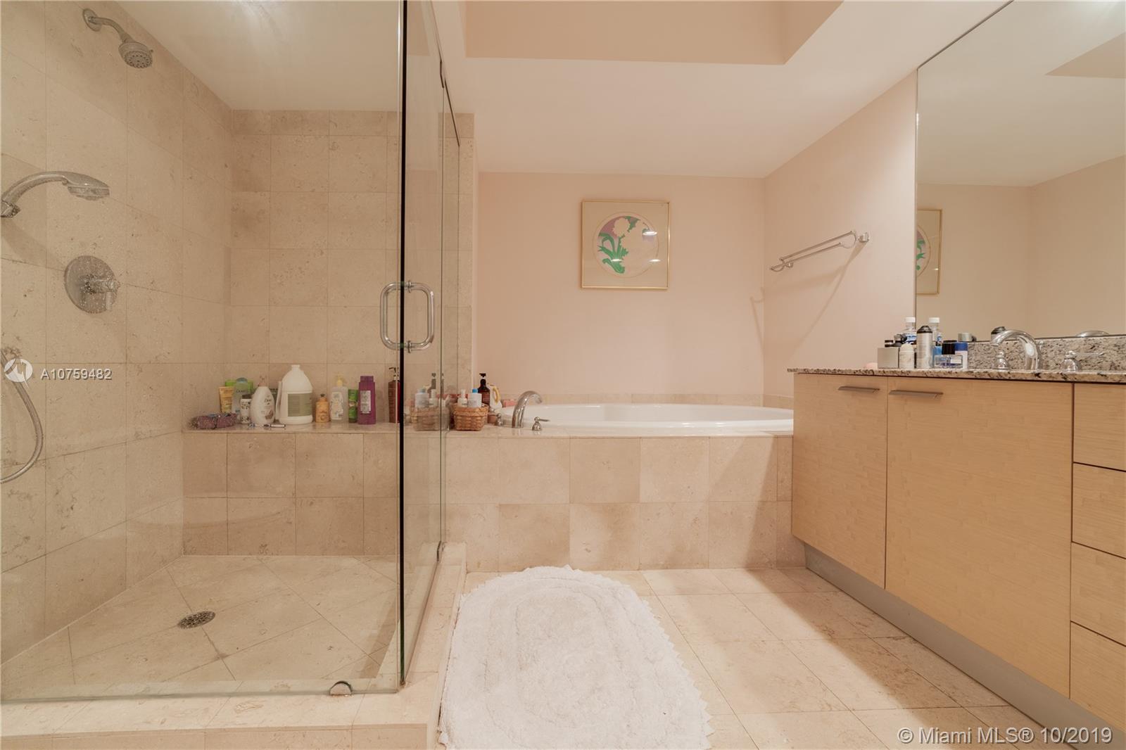 Ver detalles 3305 2 / 2 1782 sq. ft. $ 2021-05-03 0 foto