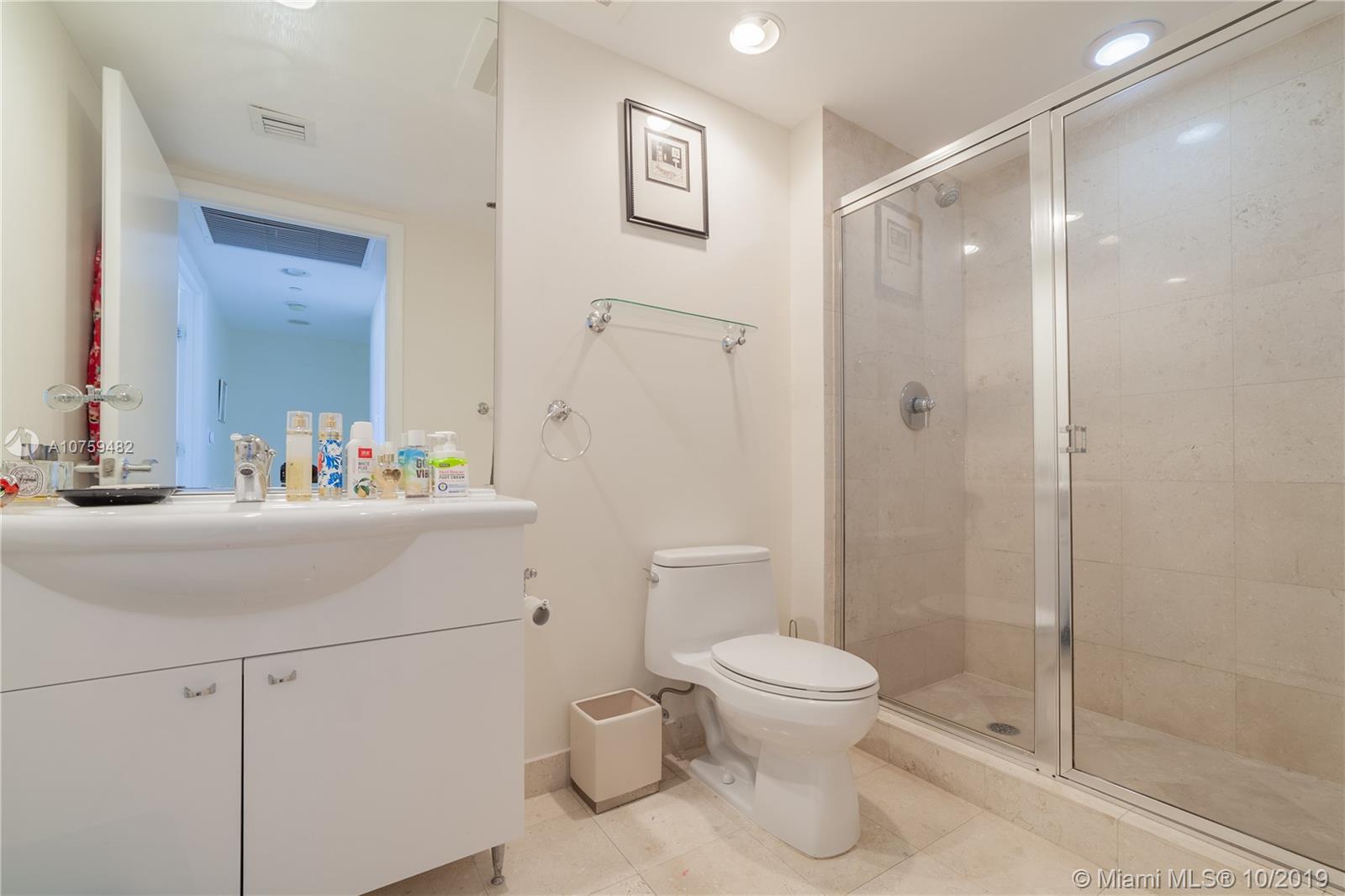 Ver detalles 3305 2 / 2 1782 sq. ft. $ 2021-05-03 0 foto