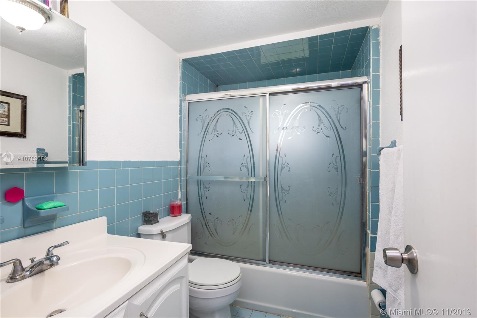 See details / 2530 sq. ft. $ 2020-01-20 0 Photo