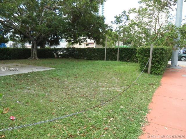 See details / 5426 sq. ft. $ 2020-01-28 0 Photo