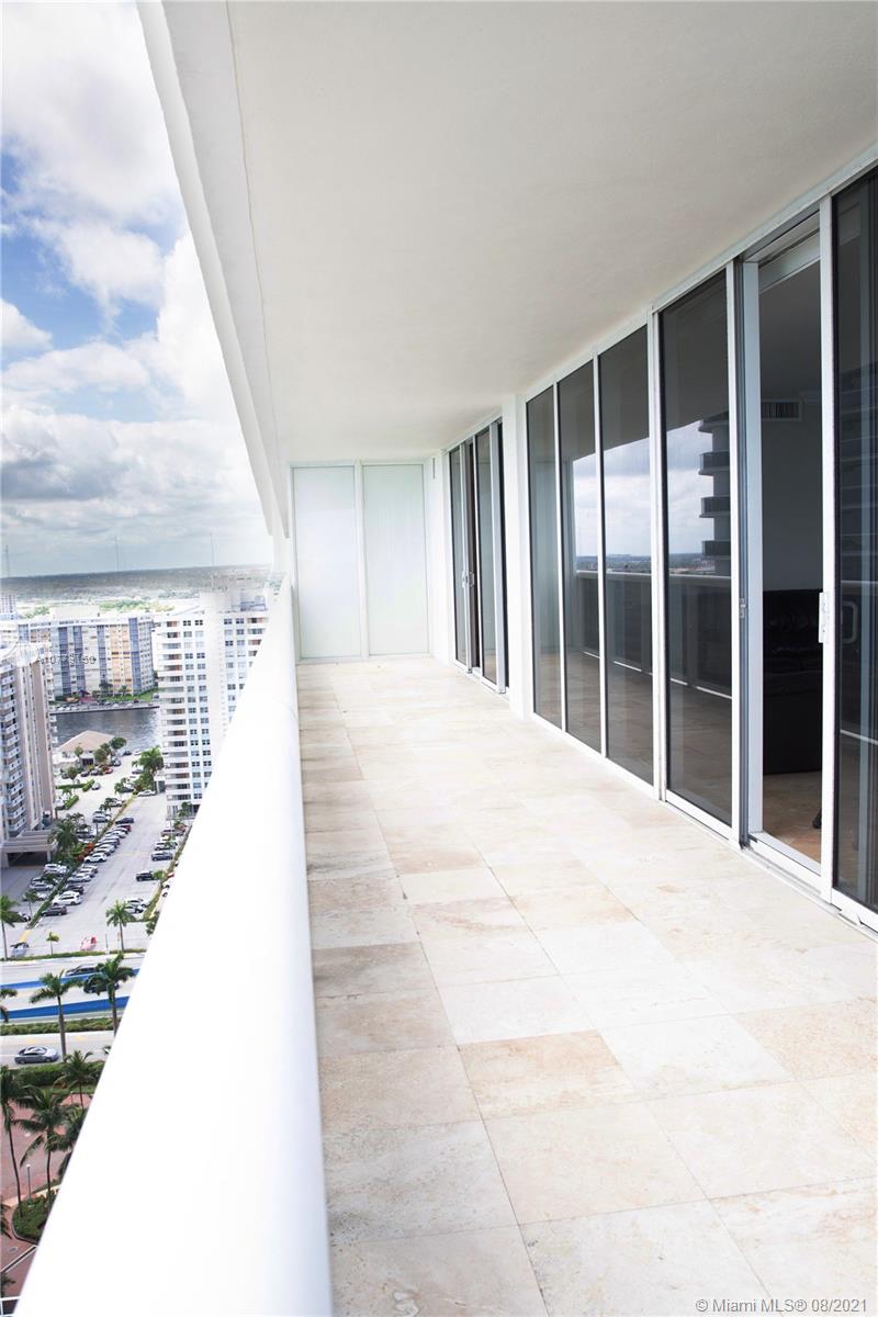Ver detalles 2202 2 / 3 2065 sq. ft. $ 2019-11-14 0 foto