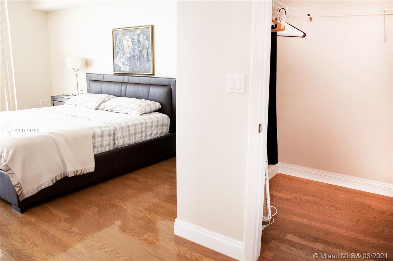Ver detalles 2202 2 / 3 2065 sq. ft. $ 2019-11-14 0 foto