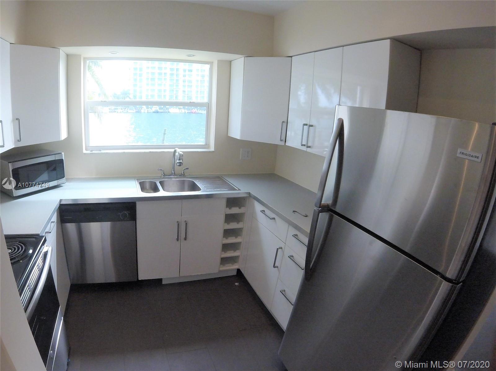 See details / 6360 sq. ft. $ 2019-11-18 0 Photo