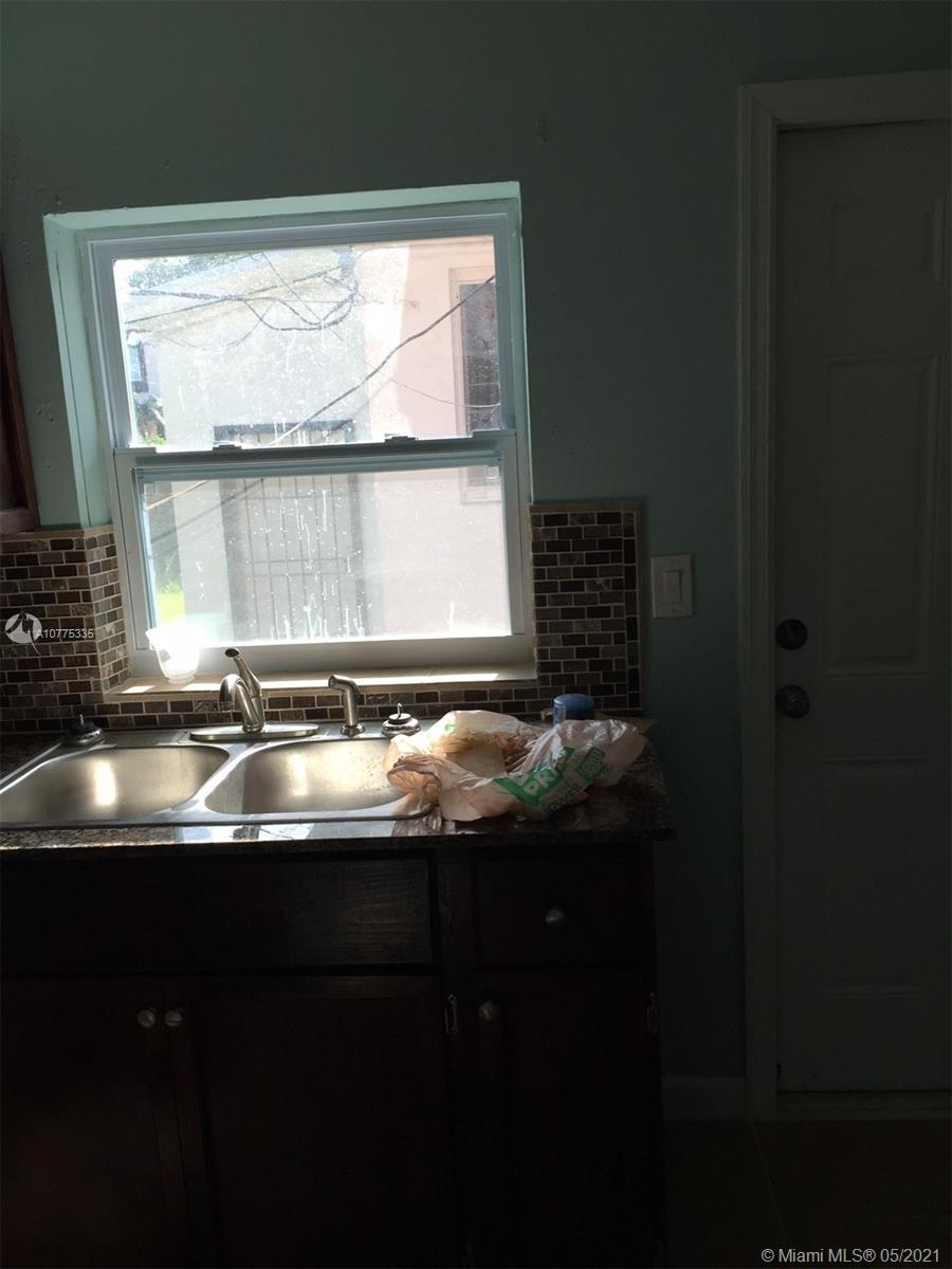 See details / 1445 sq. ft. $ 2019-11-19 0 Photo