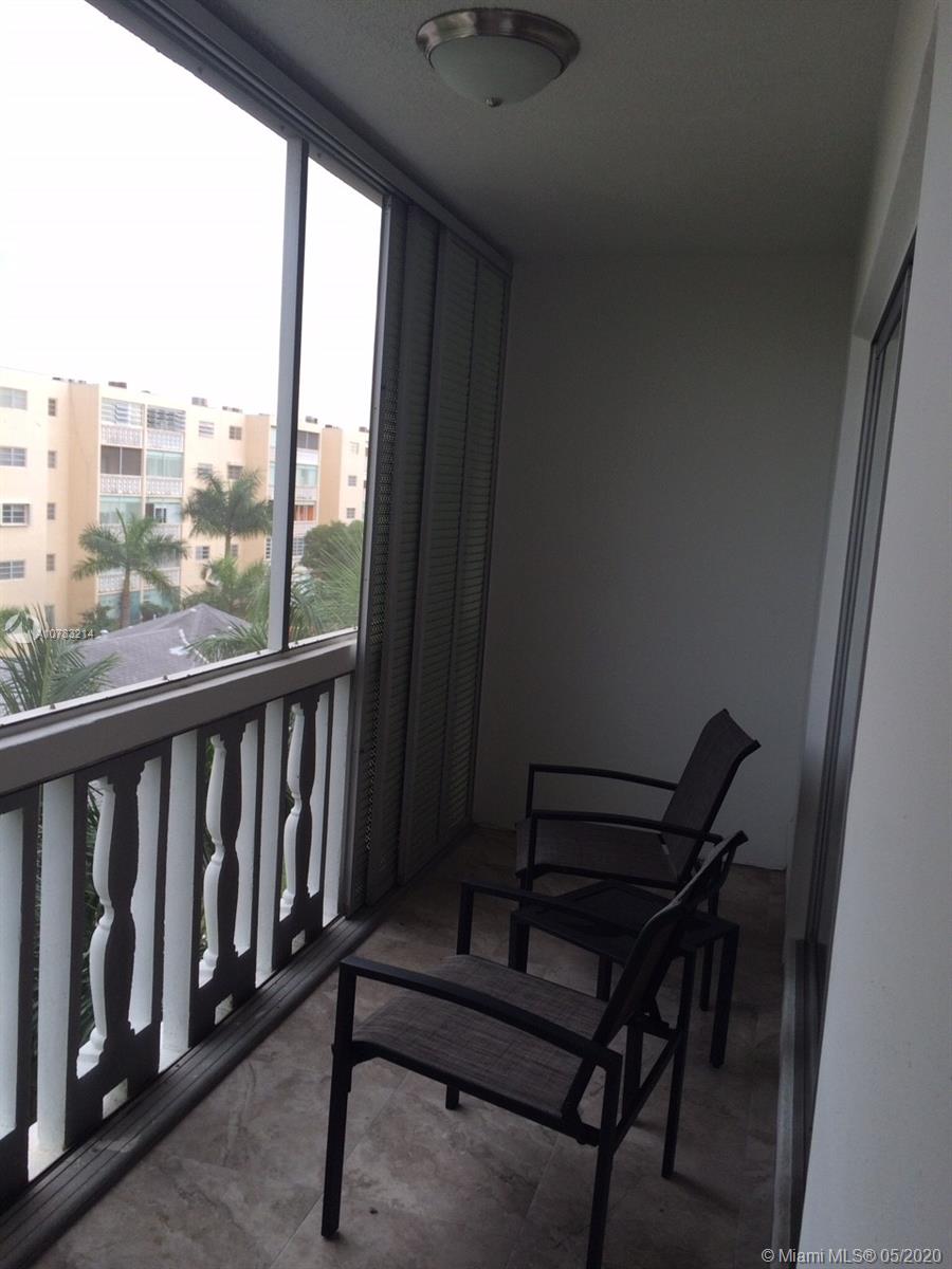 233 14th Ave #407 | Meadowbrook towers Hallandale, Miami