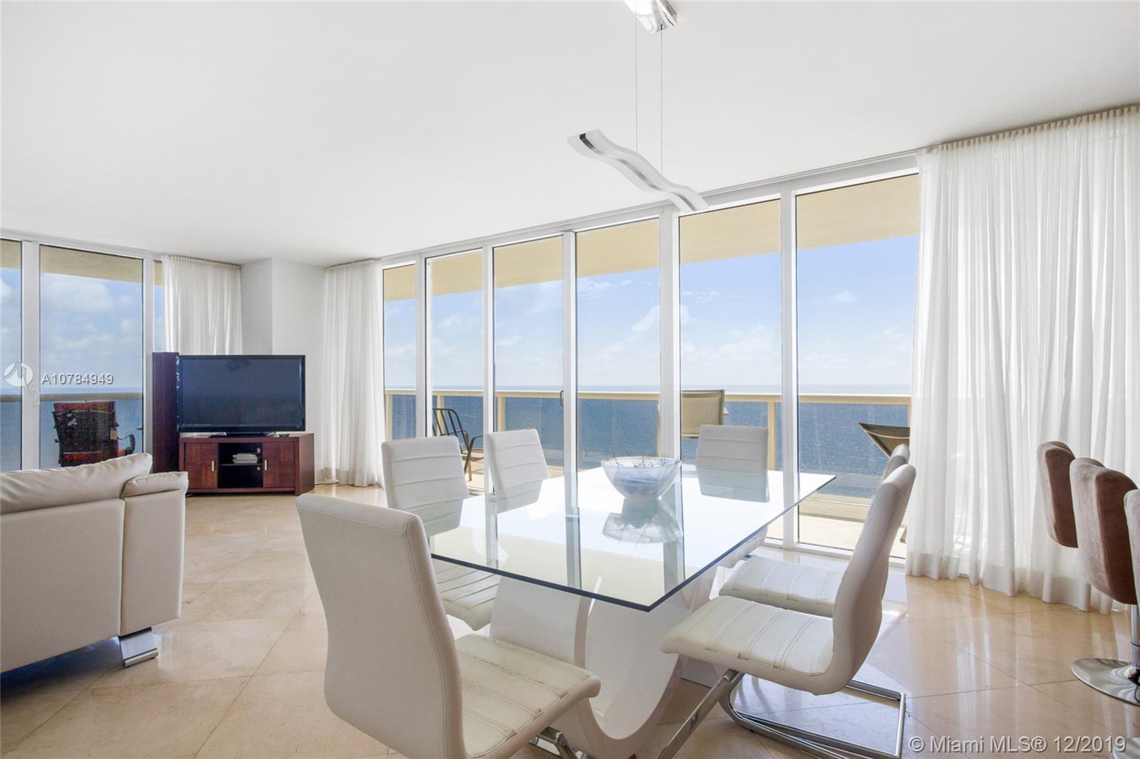 Ver detalles 4101 3 / 3 2065 sq. ft. $ 2019-12-09 0 foto