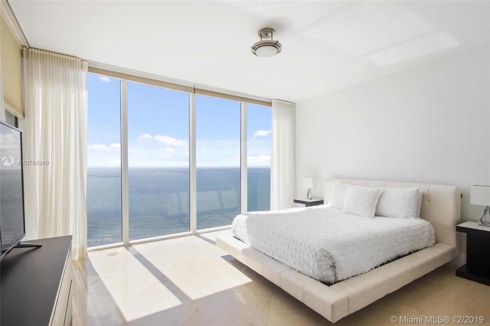 Ver detalles 4101 3 / 3 2065 sq. ft. $ 2019-12-09 0 foto