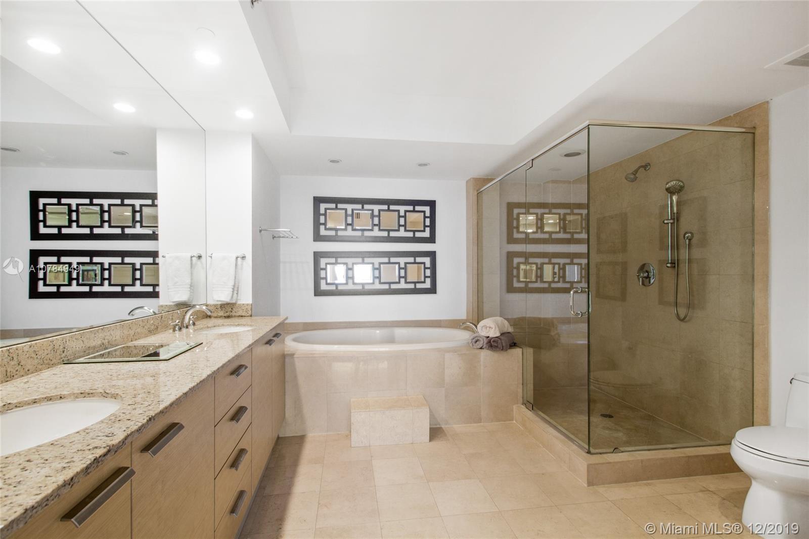 Ver detalles 4101 3 / 3 2065 sq. ft. $ 2019-12-09 0 foto