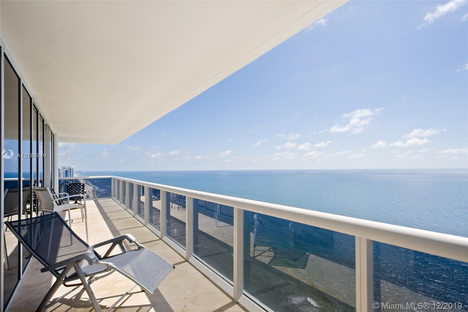 Ver detalles 4101 3 / 3 2065 sq. ft. $ 2019-12-09 0 foto