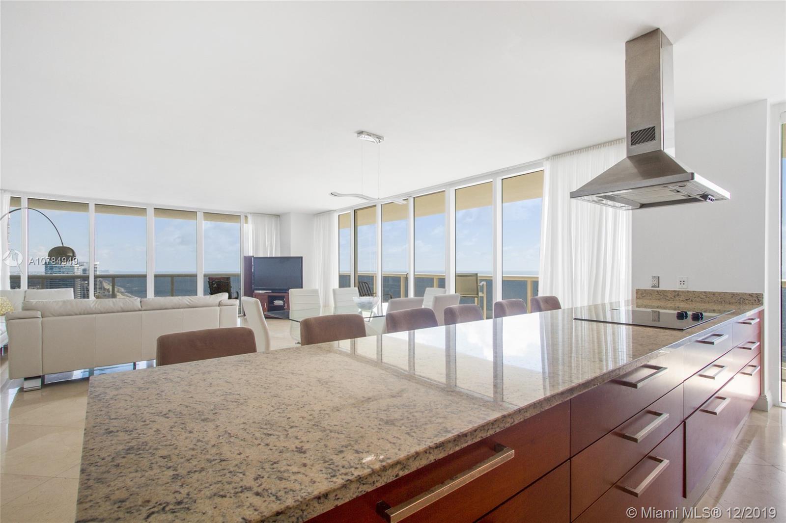 Ver detalles 4101 3 / 3 2065 sq. ft. $ 2019-12-09 0 foto