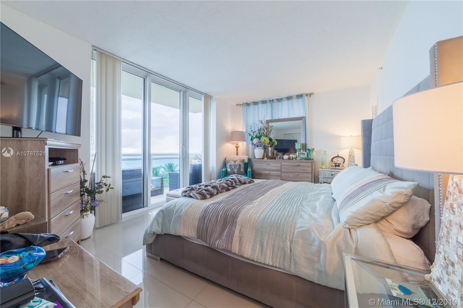 Photo of 3001 Ocean Dr #611, Hollywood, Florida, 33019 -