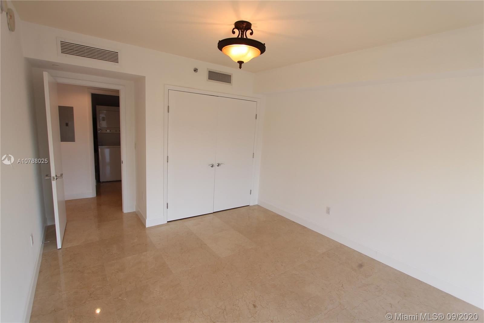 Ver detalles 3710 2 / 2 1782 sq. ft. $ 2020-02-12 0 foto
