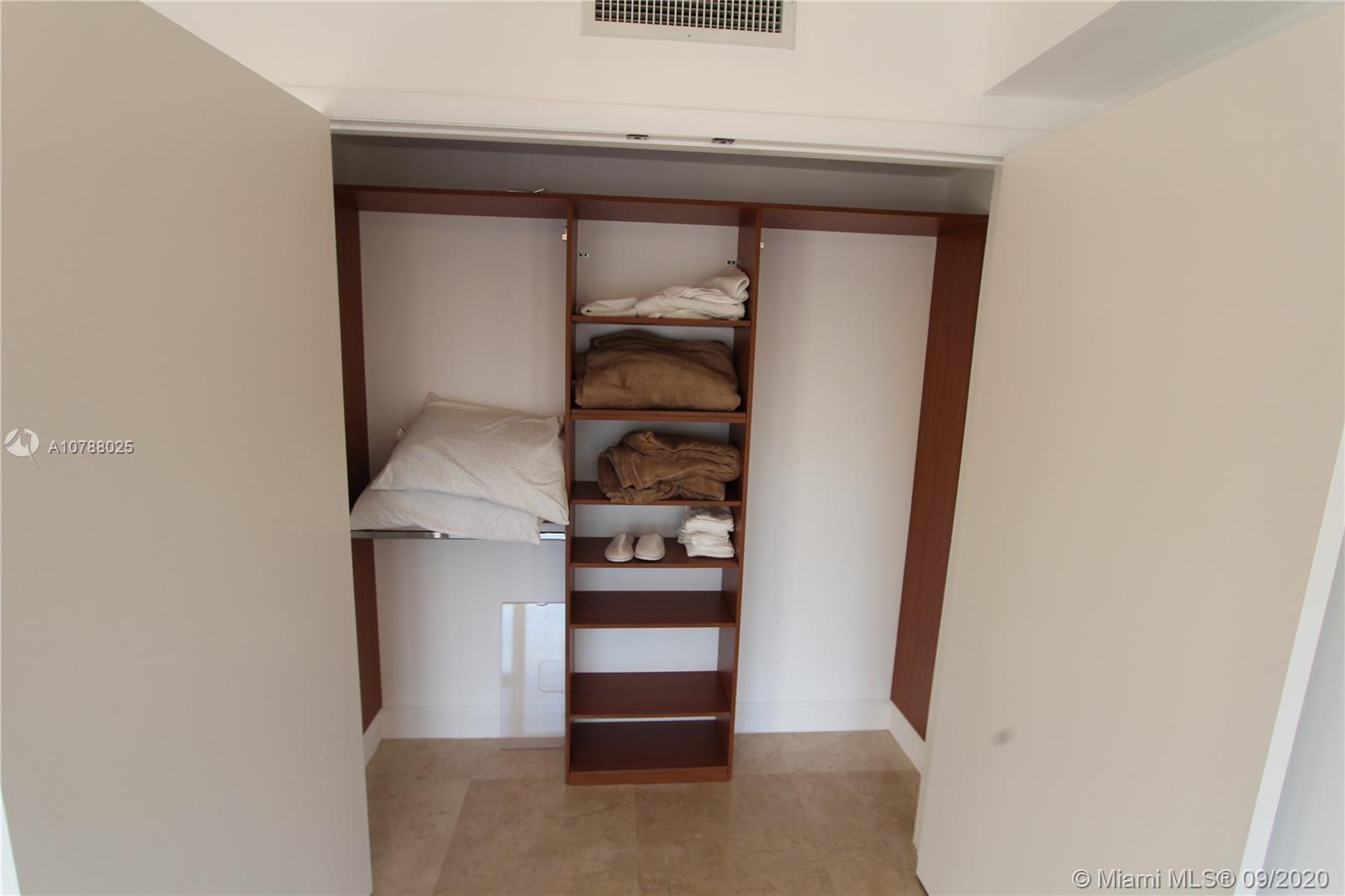 Ver detalles 3710 2 / 2 1782 sq. ft. $ 2020-02-12 0 foto