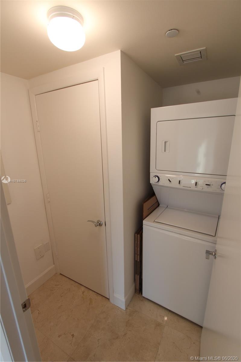 Ver detalles 3710 2 / 2 1782 sq. ft. $ 2020-02-12 0 foto