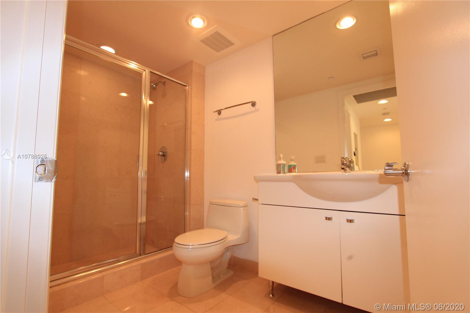 Ver detalles 3710 2 / 2 1782 sq. ft. $ 2020-02-12 0 foto