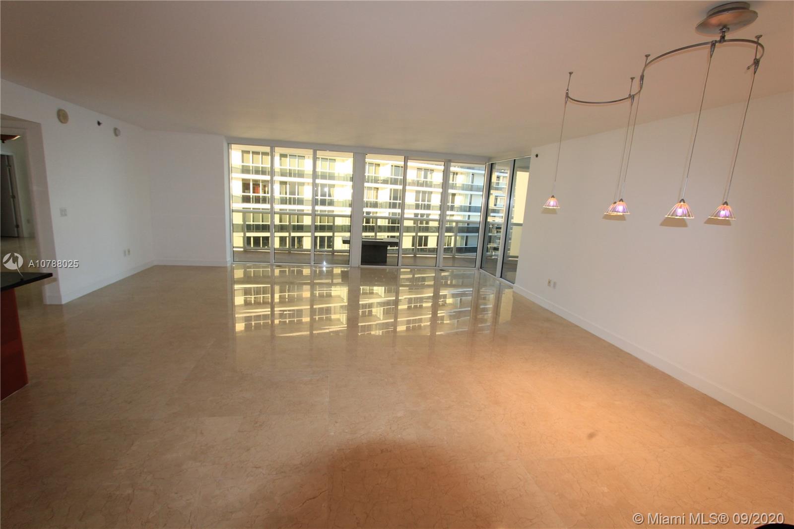 Ver detalles 3710 2 / 2 1782 sq. ft. $ 2020-02-12 0 foto