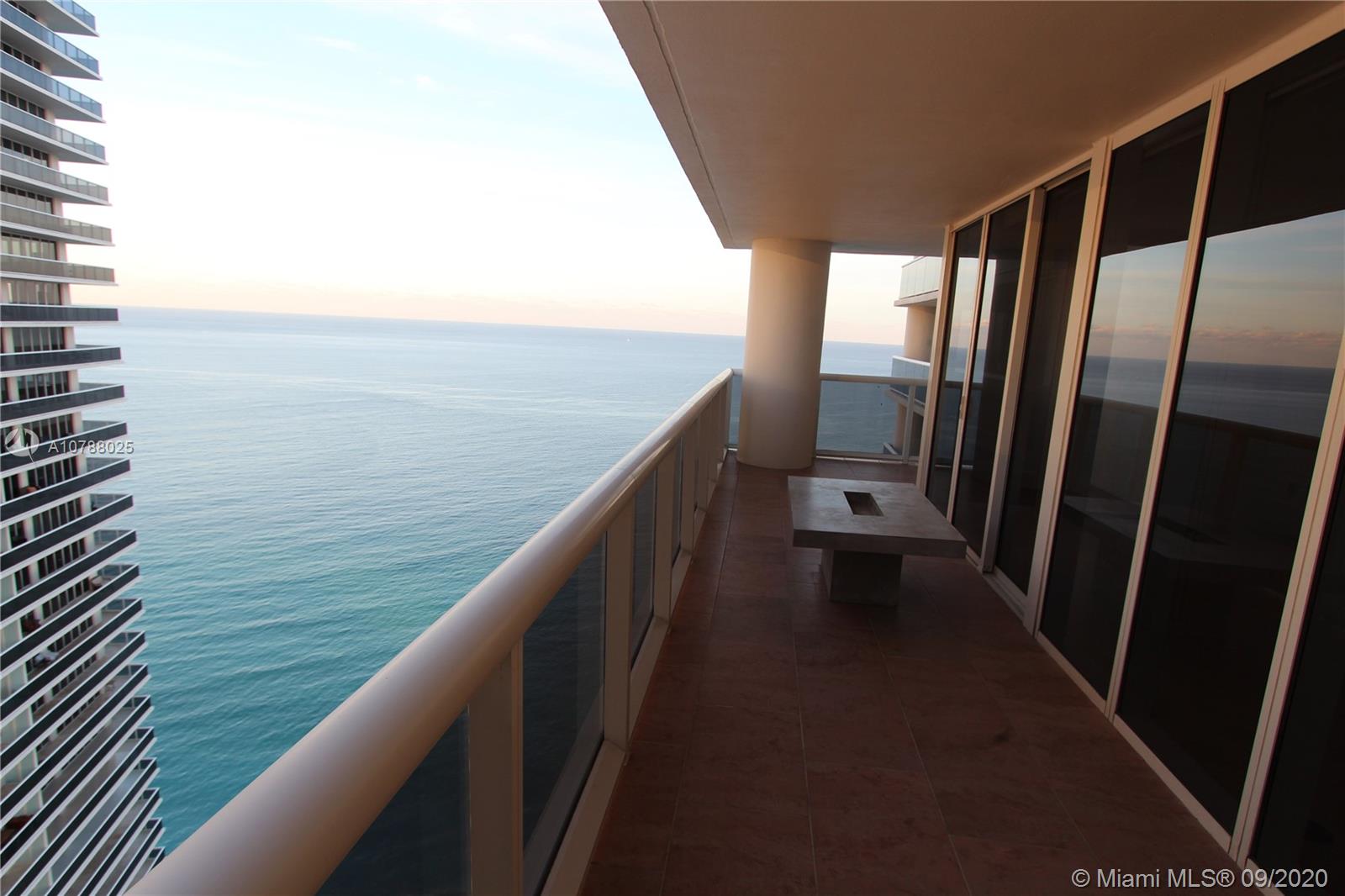 Ver detalles 3710 2 / 2 1782 sq. ft. $ 2020-02-12 0 foto