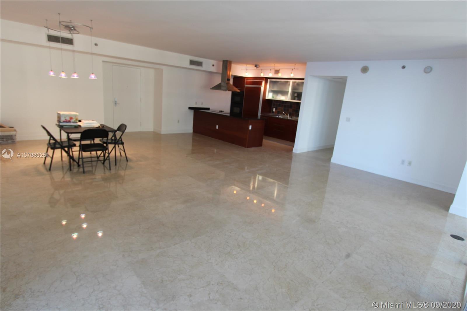 Ver detalles 3710 2 / 2 1782 sq. ft. $ 2020-02-12 0 foto