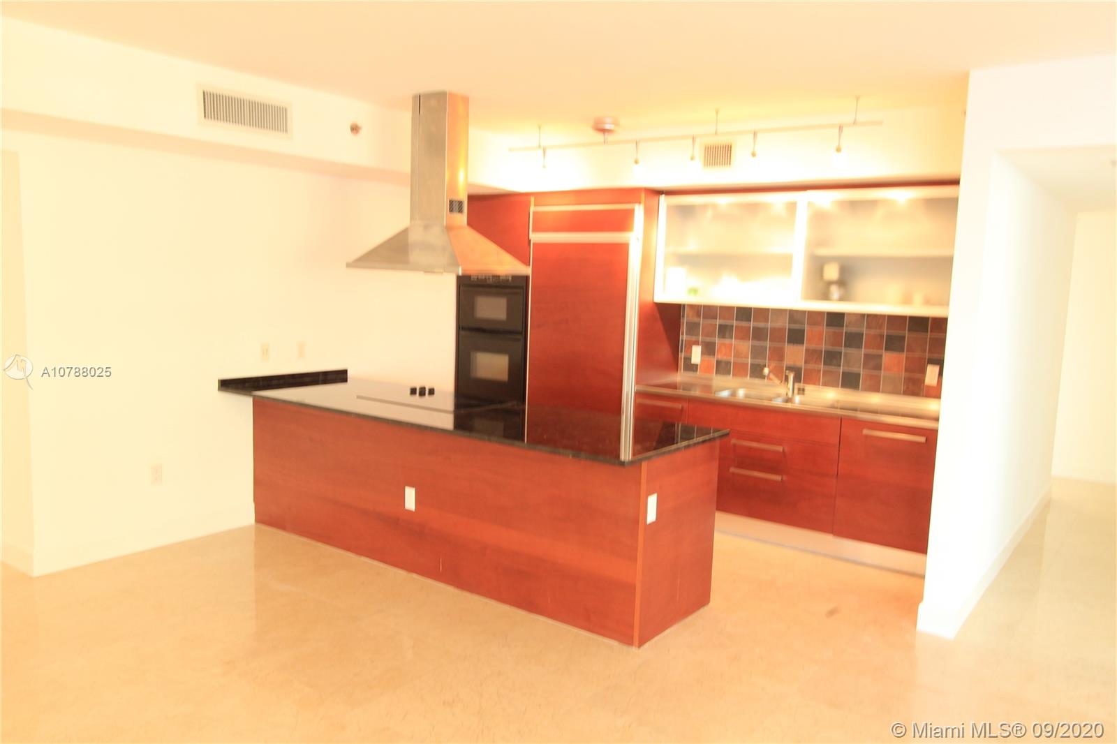 Ver detalles 3710 2 / 2 1782 sq. ft. $ 2020-02-12 0 foto
